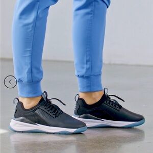 Women’s Classic Wide Fit Night Shift Sneakers